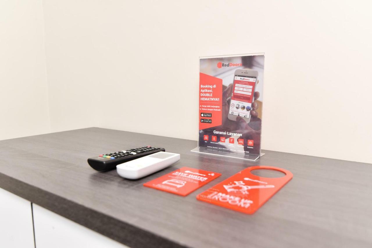 RedDoorz Plus near Jalan Imam Bonjol Denpasar Seminyak Buitenkant foto